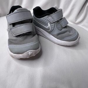 Nike Gray and Black Sneakers with Velcro Straps 4C